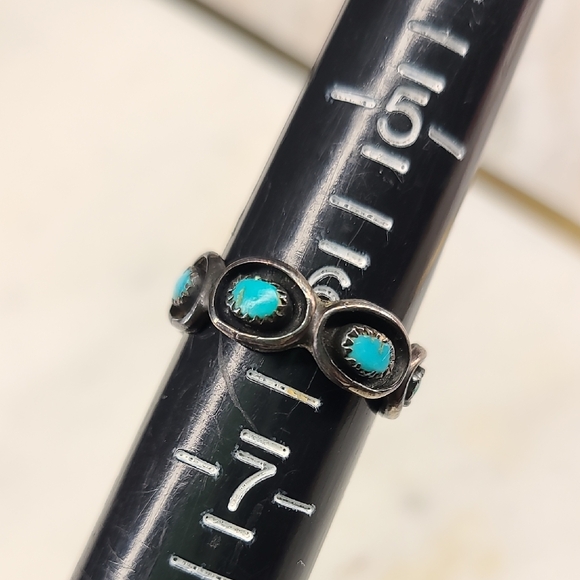 Vintage Jewelry - Turquoise Sterling Silver And Turquoise Women's Ring
